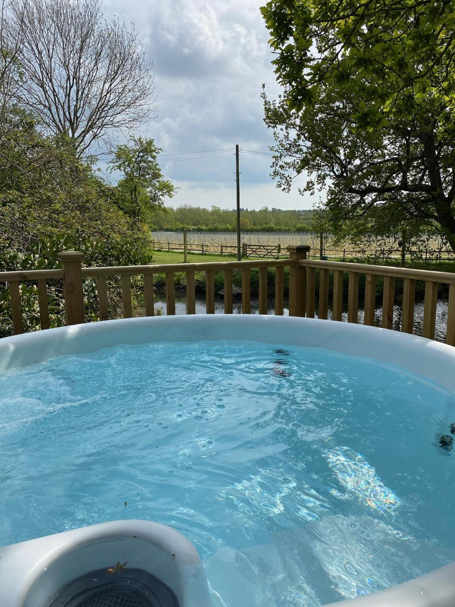 Вілла Oastbrook Vineyard Bodiam Номер фото